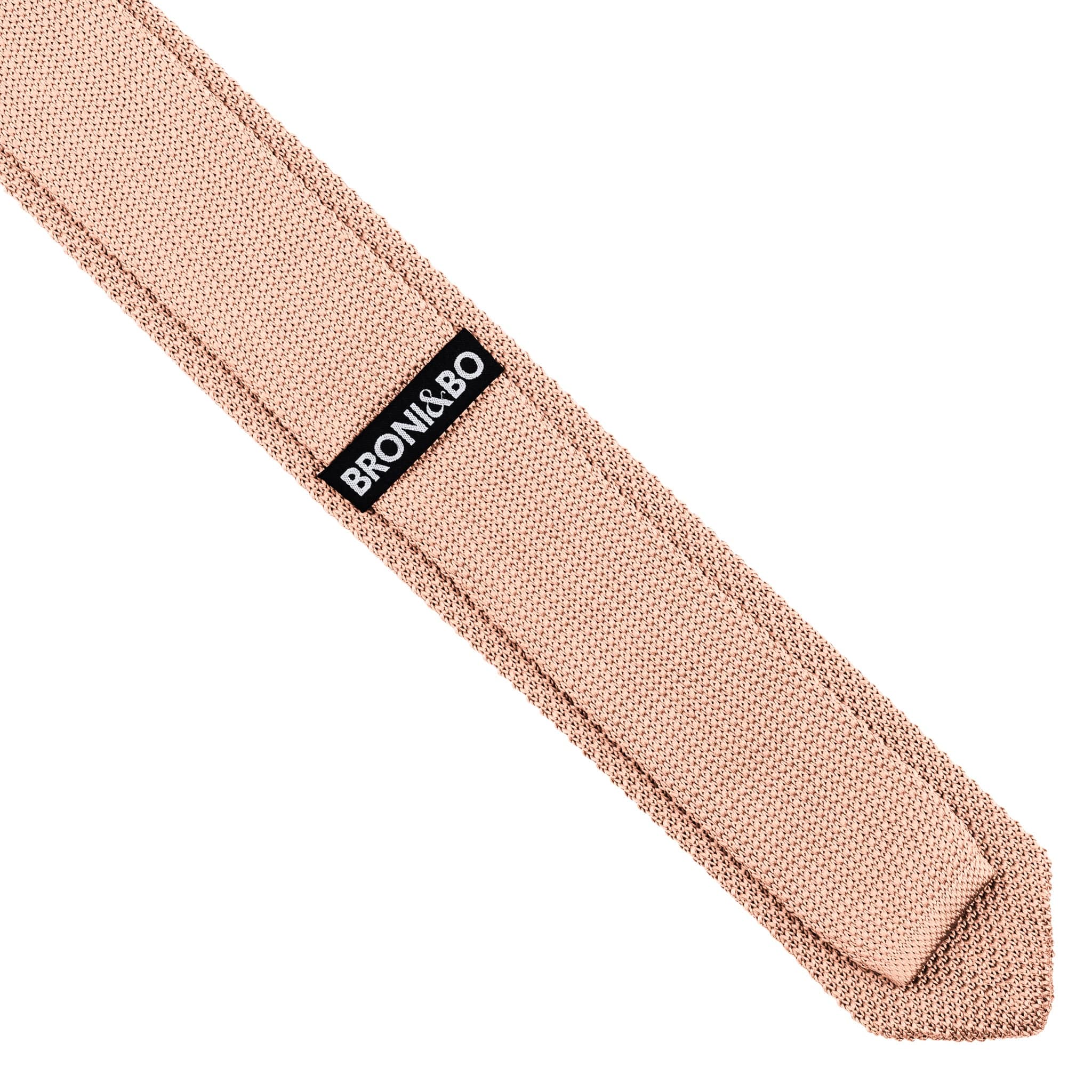 Rose quartz knitted tie and pocket square set - Image 12